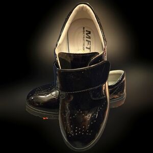 Boys pre-Owned black Patent leather dress shoes, size 4.5